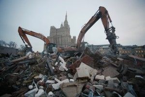 Снос незаконной постройки у вестибюля станции метро Баррикадная