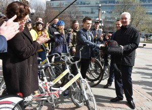 21 апреля 2016 Мэр Москвы Сергей Собянин открыл 4-й московский сезон велопроката