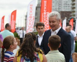 Собянин пригласил юных москвичей и их родителей на фестиваль "Снова в школу"