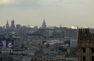 Свыше 50 зданий столицы оборудуют динамичной подсветкой. Фото: "Вечерняя Москва"