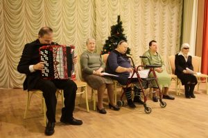 В 2017 году почти 350 жителей ЦАО назначили пенсию через интернет. Фото: «Вечерняя Москва»