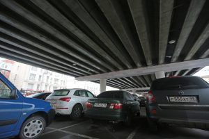 Резидентные разрешения на парковку на два-три года оформили 50 тысяч москвичей. Фото: «Вечерняя Москва»