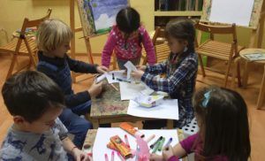 Складывать оригами научили детей в студии «Благо-Дар». Фото: студия БФ «Благо-Дар»