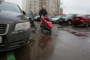 Сообщить о нарушениях на парковке позволит «Помощник Москвы». Фото: «Вечерняя Москва»