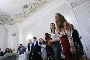 Впервые мероприятие в формате «Прямой диалог с юными корреспондентами» прошло в марте 2017 года. Фото: "Вечерняя Москва"