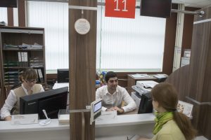  За приемом и выдачей документов можно обратиться в офисы МФЦ. Фото: архив, «Вечерняя Москва»