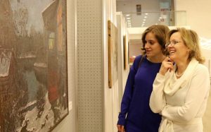 На выставке посетители увидят картины на тему русской истории и пейзажную живопись. Фото: Екатерина Якель, «Вечерняя Москва»