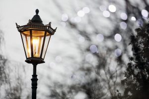 Дополнительные фонарные столбы можно будет установить только при проведении благоустройства. Фото: «Вечерняя Москва»
