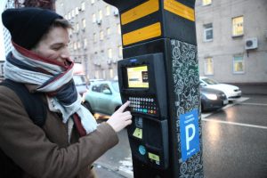 В столице уже действуют парковки для такси, рассчитанные на полторы тысячи автомобилей Фото: Павел Волков, «Вечерняя Москва»