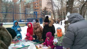 Для жителей Якиманки устроили гулянья в виде скоморошьих потех. Фото: пресс-служба префектуры ЦАО