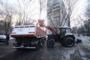 Сроки выполнения всех работ на улице зависят от погодных условий. Фото: архив, «Вечерняя Москва»