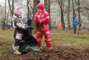 Помощь понадобится 14 апреля на территории Парка Горького. Фото: Наталия Нечаева, «Вечерняя Москва»