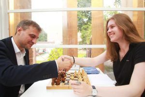 Финал блиц-турнира провели в шахматном клубе. Фото: Наталия Нечаева, «Вечерняя Москва»