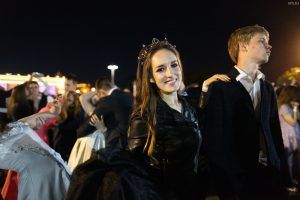 Около 20 тысяч школьников отметят выпускной в Парке Горького. Фото: Павел Волков, «Вечерняя Москва»