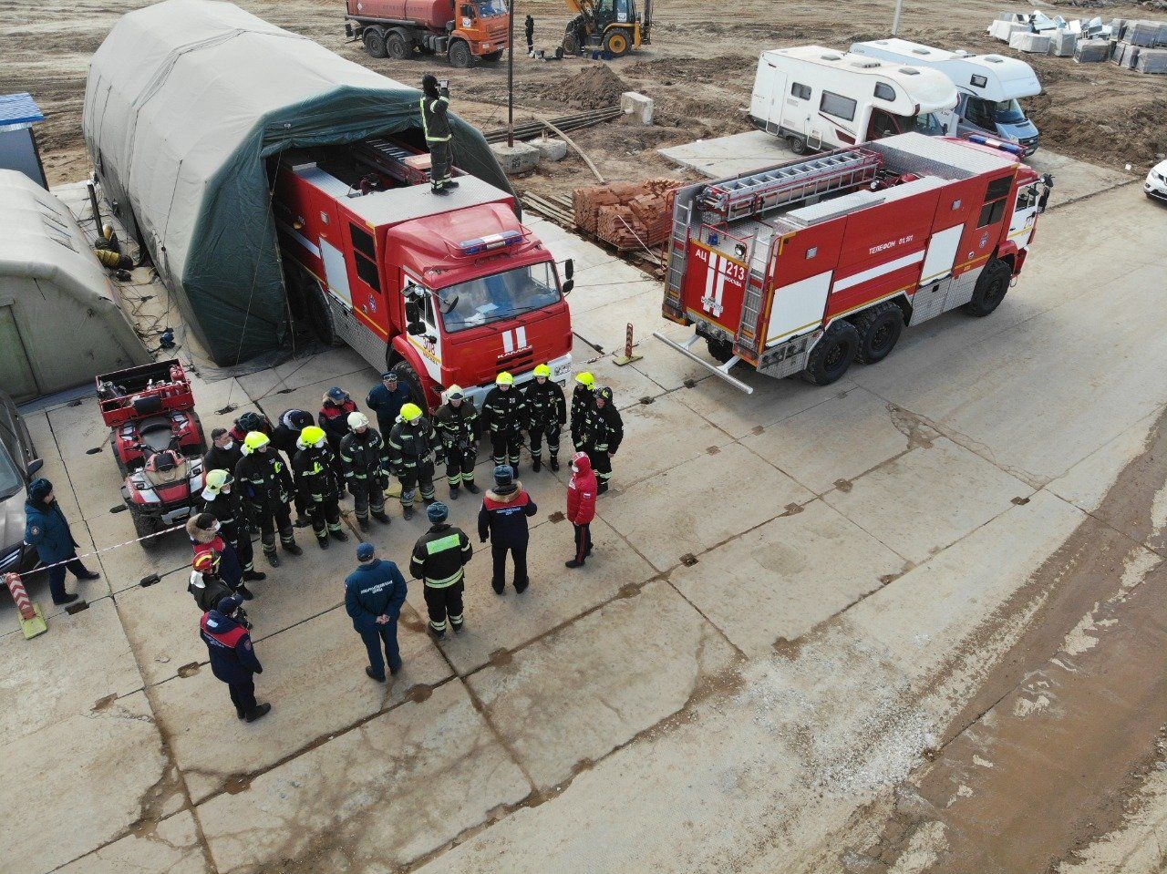 Пожарная безопасность строящейся больницы находится под особым контролем  пожарных и беспилотников