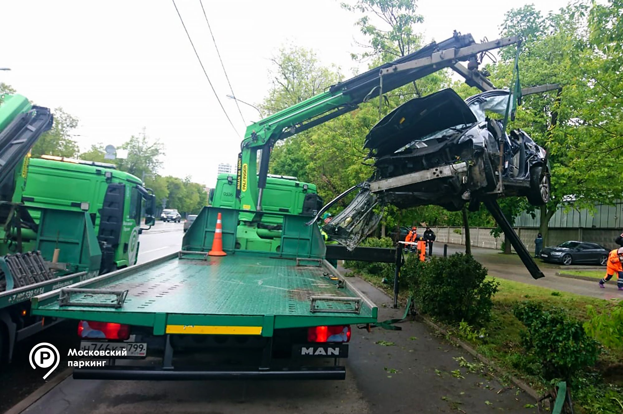 Эвакуаторы транспортного комплекса Москвы бесплатно помогли 120  автомобилистам, попавшим в ДТП в мае