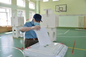 Санитарные нормы полностью соблюдают на участках для голосования. Фото: Пелагия Замятина,  «Вечерняя Москва»