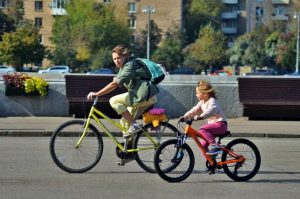Занятия спортом без вреда для здоровья можно провести в Парке Горького. Фото: Анна Быкова