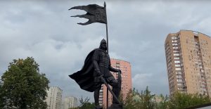 Лавров, Турчак и Попов открыли памятник Александру Невскому. Фото: скрин с видеохостинга
