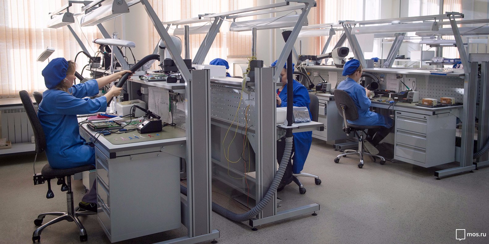 Нпц спецэлектронсистемы. Производственный центр. Московская промышленность визуал. Чистая комната для микроэлектронного производства. Производство.