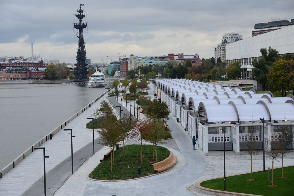 Крымская набережная метро. Парк Горького Крымская набережная. Крымская набережная в Москве. Крымская набережная. Крымская набережная в Москве раньше.