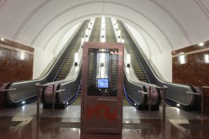 Эскалаторы на станции метро «Октябрьская» поочередно закроют на ремонт. Фото: Владимир Новиков, «Вечерняя Москва»