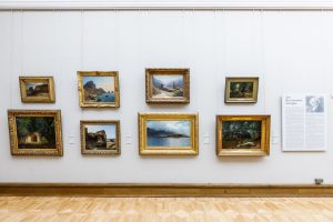 Третьяковская галерея заменила картины постоянной экспозиции. Фото взято с Telegram-канала галереи