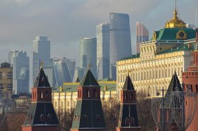 Ночной забег по набережным Москвы пройдет 21 июня. Фото: Анна Быкова, «Вечерняя Москва»