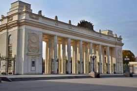 «Вне стен»: медиации запускают у парка Максима Горького и ГЭС-2 Фото: Анна Быкова, «Вечерняя Москва»
