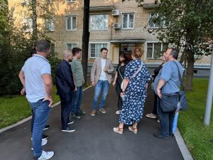 Исполняющий обязанности главы управы района Якиманка провел еженедельный обход. Сообщество ВКонтакте управы района.