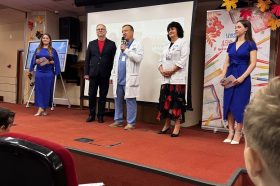 Тематическое мероприятие ко Дню знаний состоялось в клинике доктора Рошаля. Фото: сайт НИИ НДХиТ