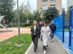 Очередной обход территорий состоялся в районе Якиманка. Фото: страница управы района Якиманка в социальных сетях