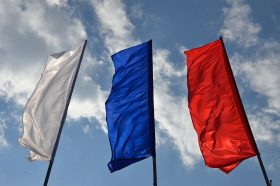 Александр Хинштейн напомнил о том, что куряне могут проголосовать в Москве. Фото: Анна Быкова, «Вечерняя Москва»