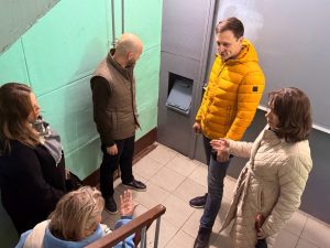 Ход капитального ремонта дома проверили в районе. Фото: официальная страница управы района в социальных сетях