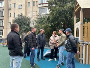 Еженедельный обход территорий прошел в районе Якиманка. Фото: страница управы района Якиманка в социальных сетях