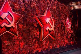 Судьи Москвы почтили память героев на Поклонной горе. Фото: пресс-служба Департамента по обеспечению деятельности мировых судей г. Москвы