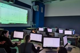 Ученики школы №1799 освоили лазерные технологии в FabLab МИСИС. Фото: официальная страница школы №1799 в социальных сетях