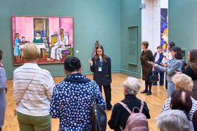 Второй сезон экскурсий для участников «Московского долголетия» стартовал в Третьяковской галерее. Фото: пресс-служба Департамента труда и социальной защиты населения города Москвы