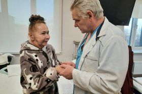 Врачи Первой Градской больницы вернули пациентке шанс на жизнь. Фото: официальная страница Первой Градской больницы в социальных сетях