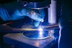 Ученые МИСИС создали антибактериальное покрытие для 3D-печатных протезов. Фото: сайт НИТУ МИСИС